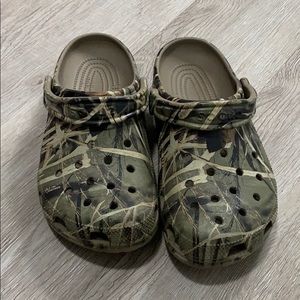Camo crocs